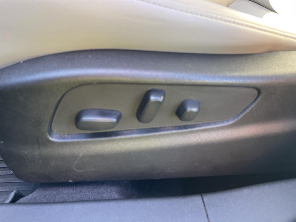 used 2023 Cadillac XT4 car, priced at $33,000