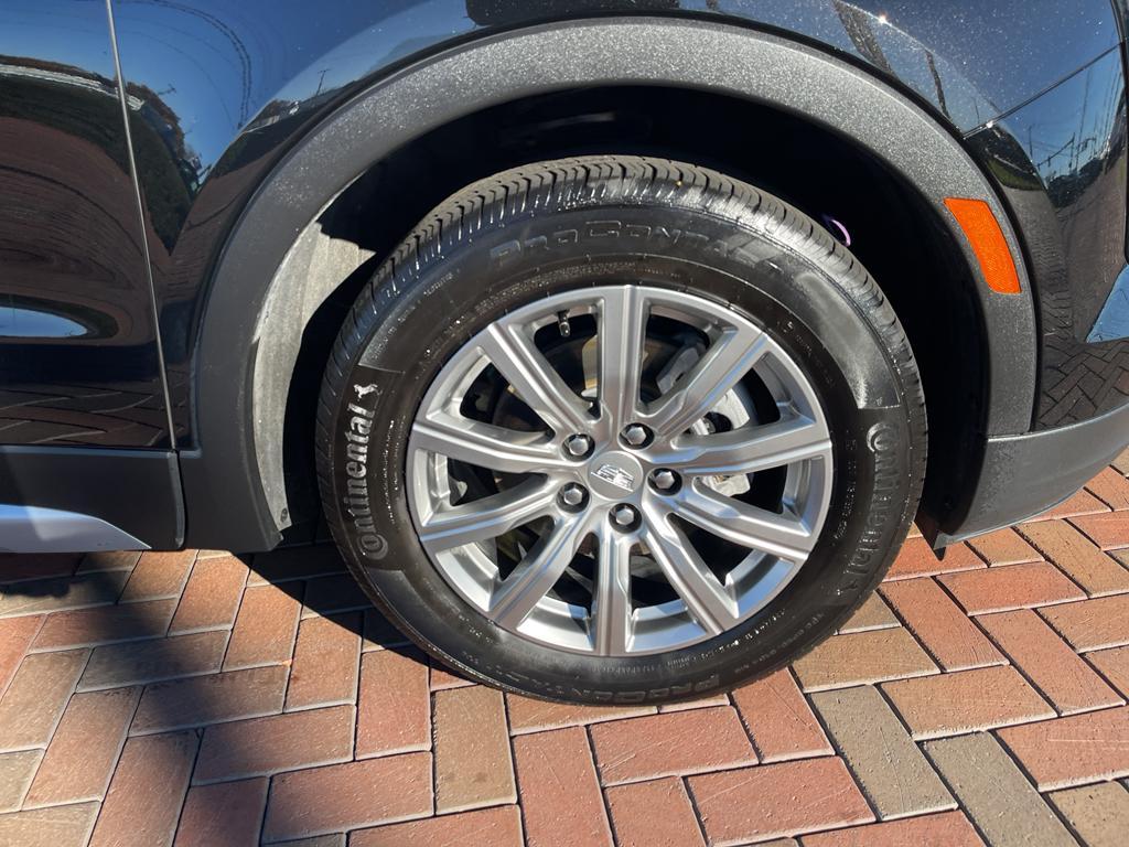 used 2023 Cadillac XT4 car, priced at $33,000