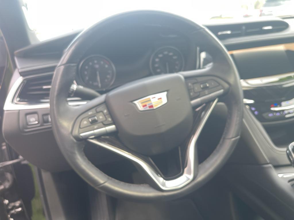 used 2022 Cadillac XT6 car, priced at $38,900