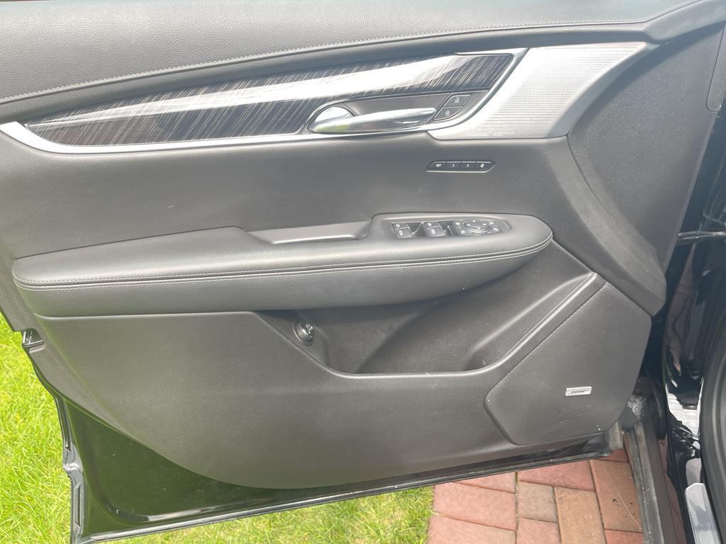 used 2022 Cadillac XT6 car, priced at $38,900