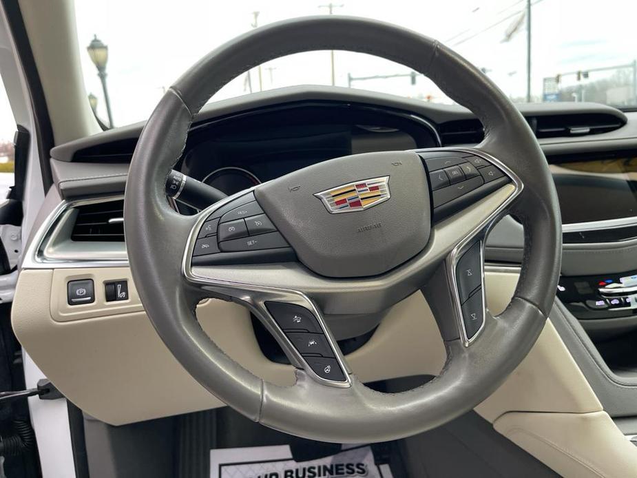 used 2022 Cadillac XT5 car, priced at $34,600