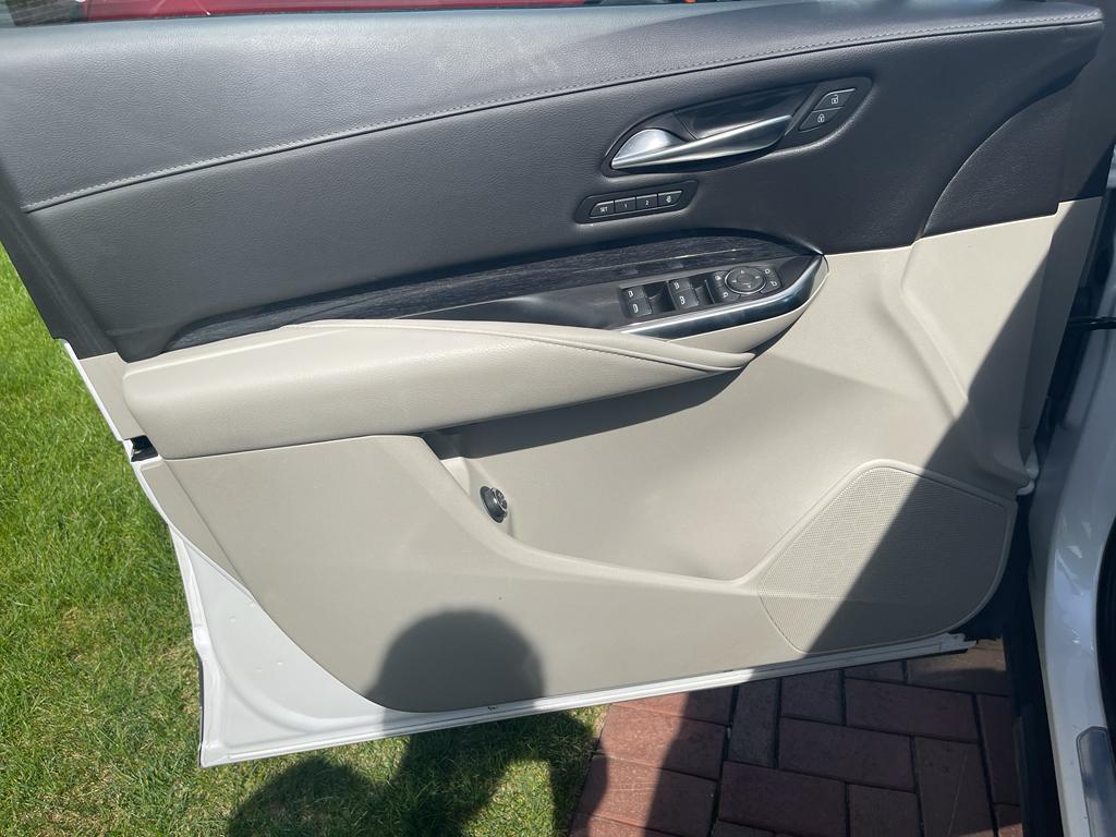 used 2022 Cadillac XT4 car, priced at $30,999
