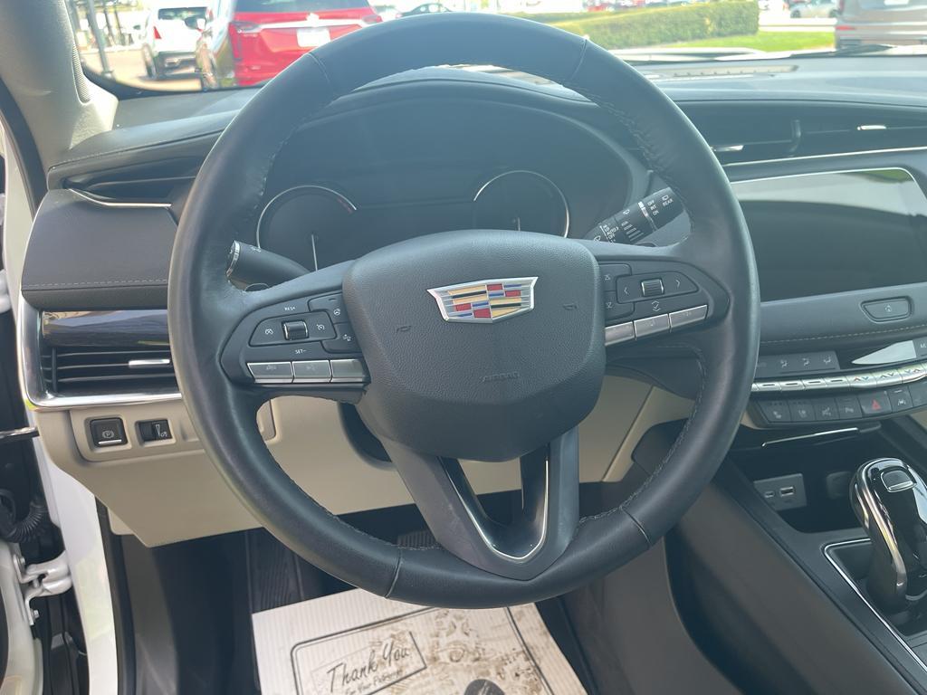 used 2022 Cadillac XT4 car, priced at $30,999