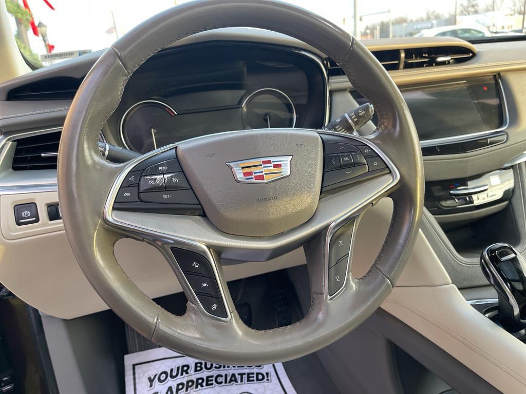 used 2020 Cadillac XT5 car, priced at $21,500