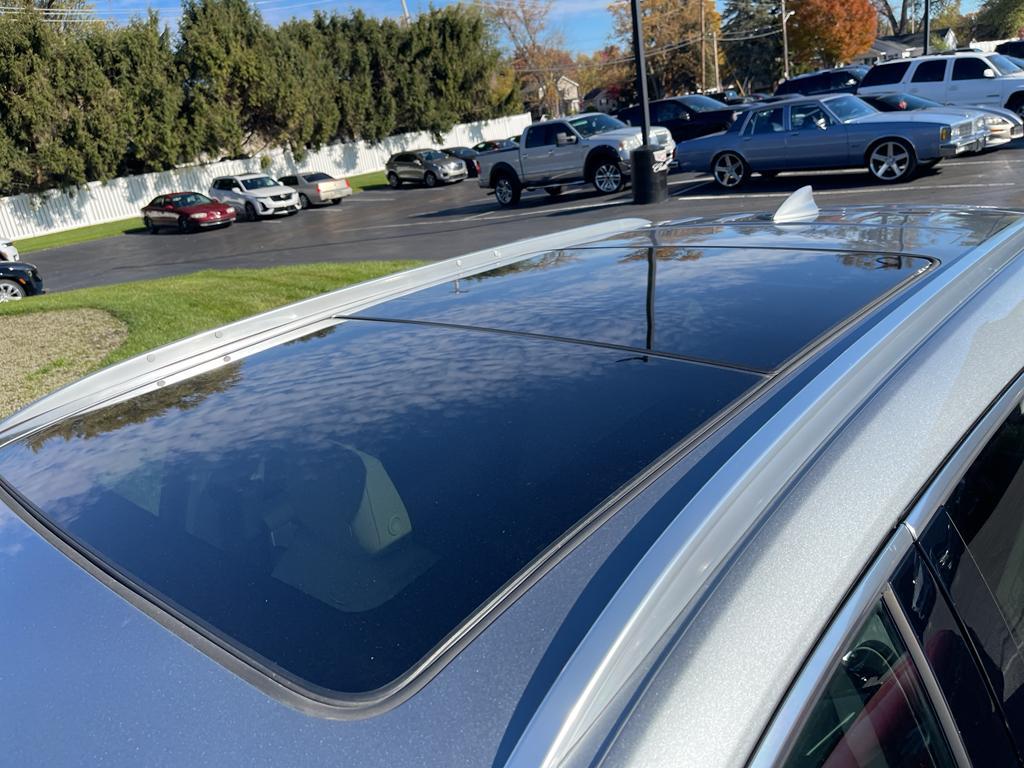 used 2025 Cadillac XT5 car, priced at $44,000