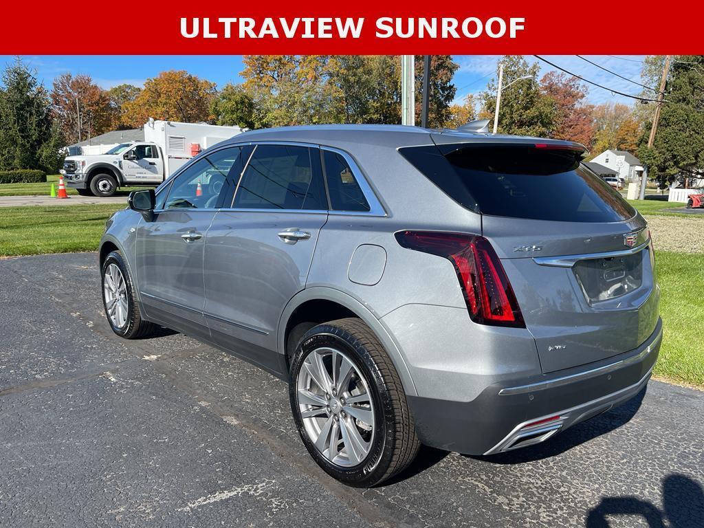 used 2025 Cadillac XT5 car, priced at $44,000