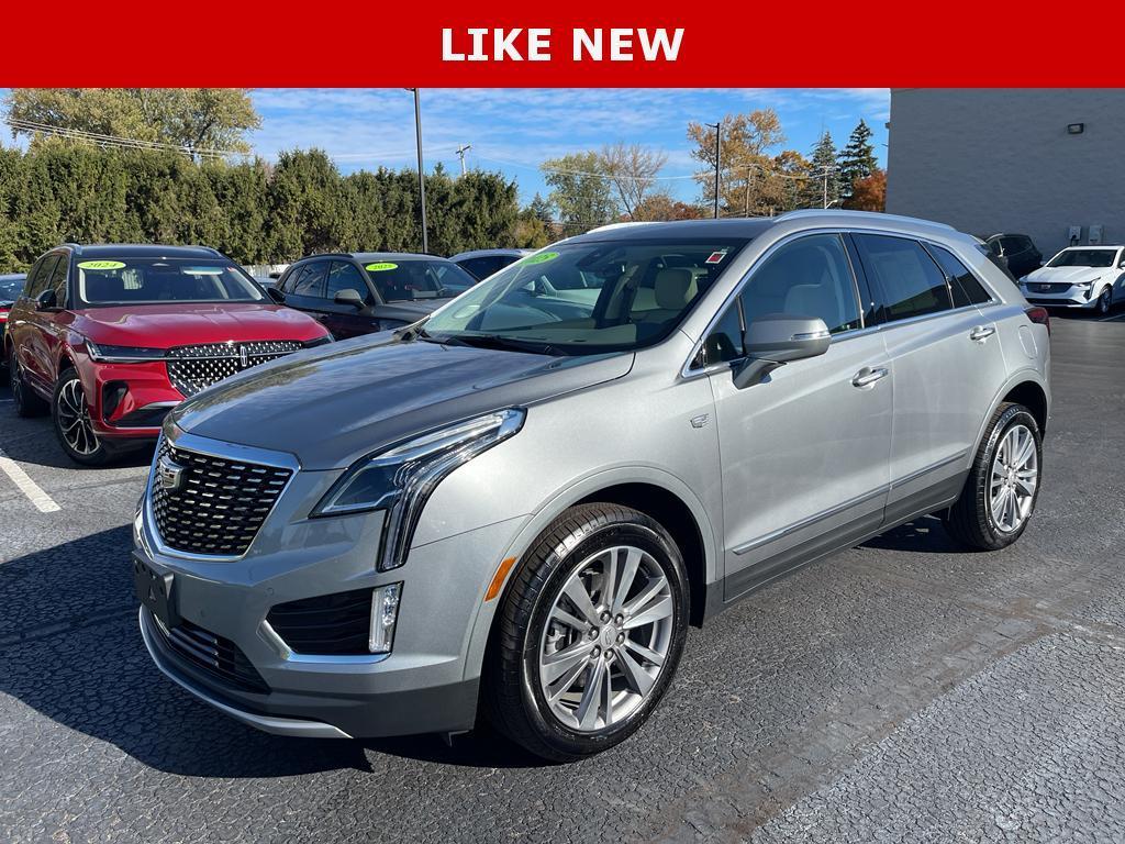 used 2025 Cadillac XT5 car, priced at $44,000