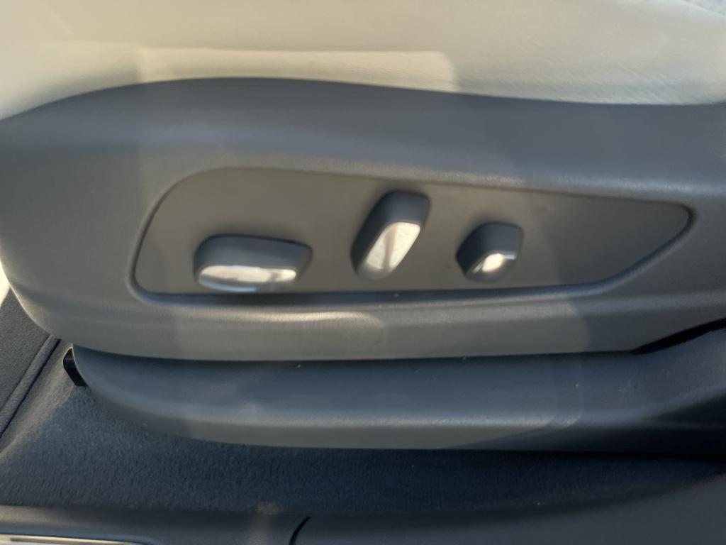 used 2025 Cadillac XT5 car, priced at $44,000