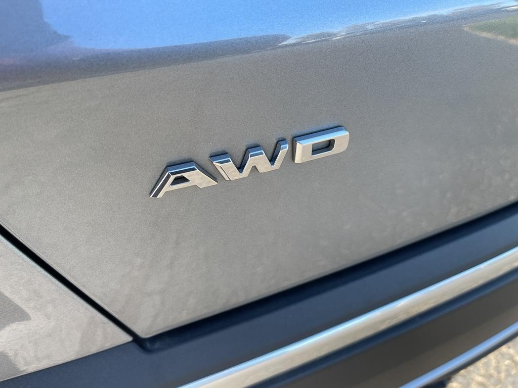 used 2025 Cadillac XT5 car, priced at $44,000