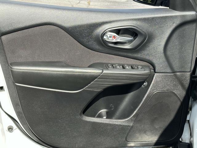 used 2016 Jeep Cherokee car, priced at $12,995