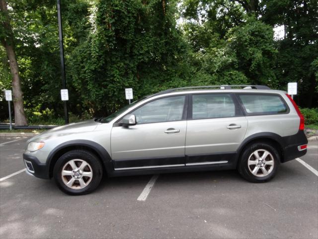 used 2008 Volvo XC70 car, priced at $3,095