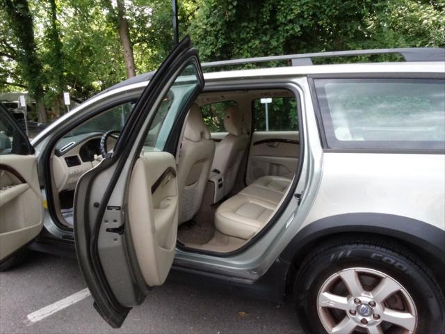 used 2008 Volvo XC70 car, priced at $3,095