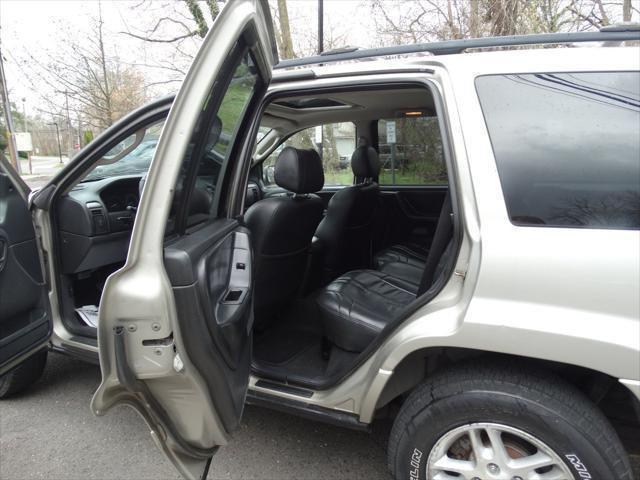 used 2004 Jeep Grand Cherokee car, priced at $3,095