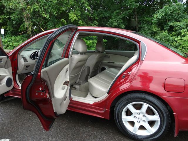 used 2005 Nissan Altima car, priced at $2,995