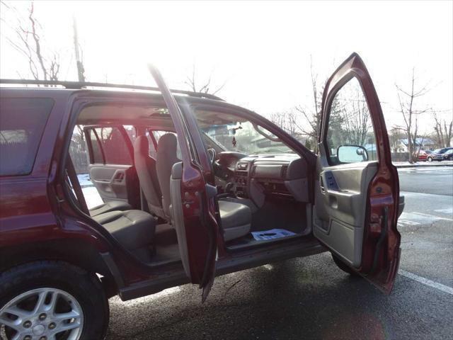 used 2003 Jeep Grand Cherokee car, priced at $3,595