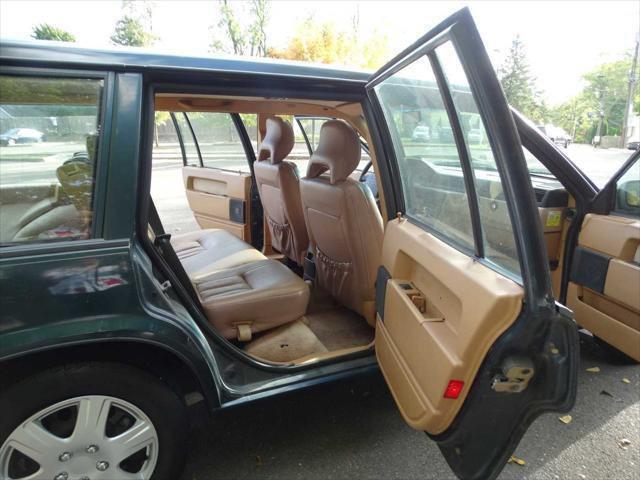 used 1995 Volvo 940 car, priced at $2,595