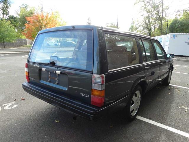 used 1995 Volvo 940 car, priced at $3,095