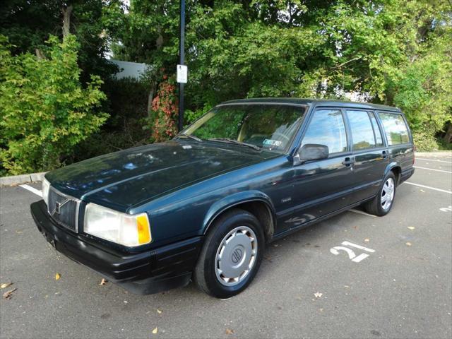 used 1995 Volvo 940 car, priced at $3,095