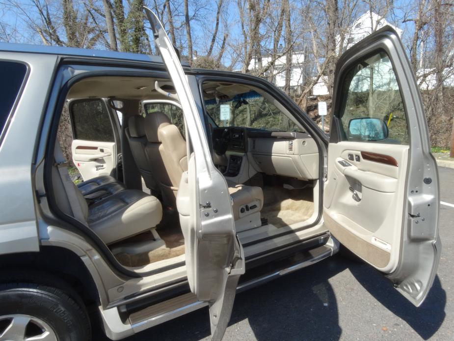 used 2002 Cadillac Escalade car, priced at $4,295