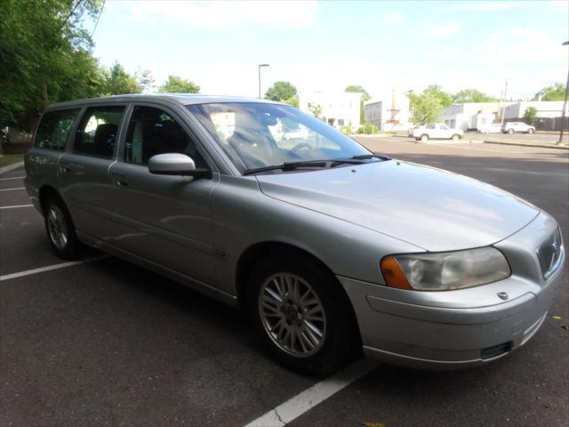 used 2005 Volvo V70 car, priced at $3,095