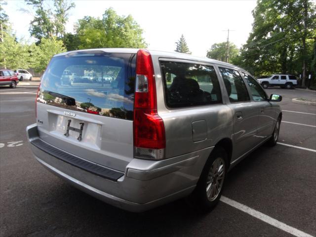 used 2005 Volvo V70 car, priced at $3,095