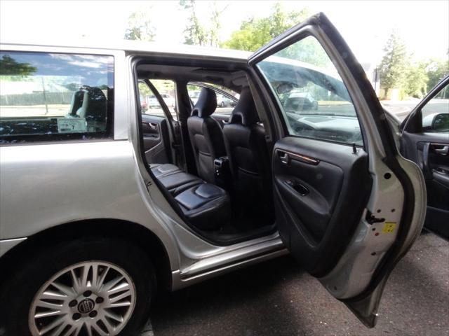 used 2005 Volvo V70 car, priced at $3,095