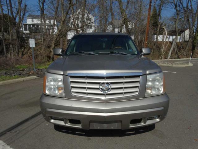 used 2002 Cadillac Escalade car, priced at $3,395