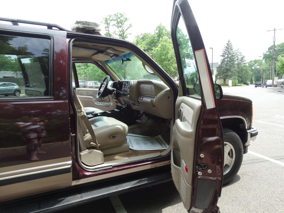 used 1997 GMC Suburban car, priced at $3,895