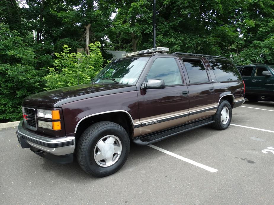 used 1997 GMC Suburban car, priced at $3,895