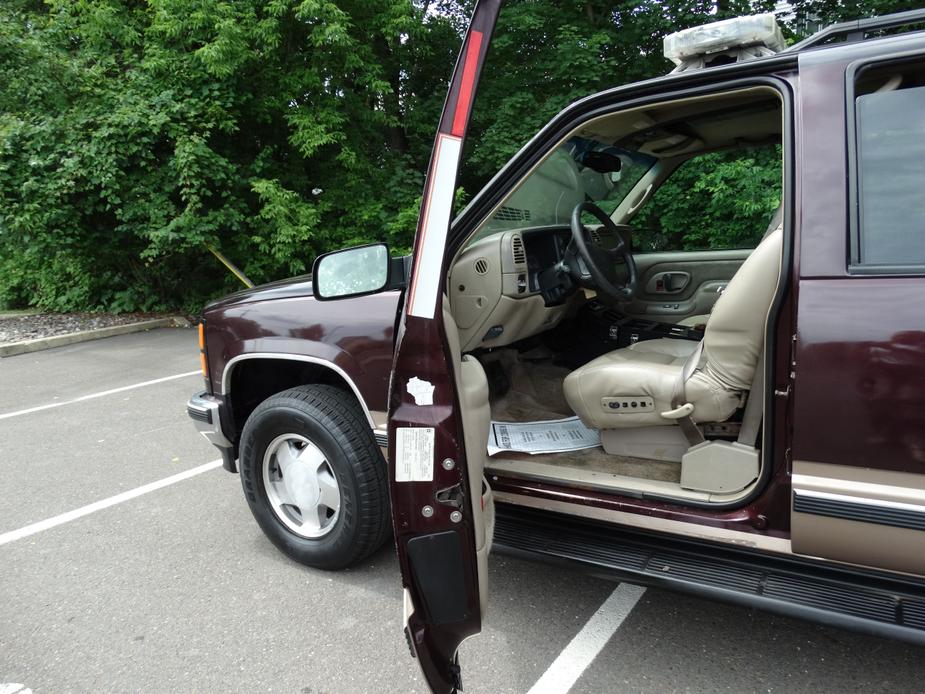 used 1997 GMC Suburban car, priced at $3,895