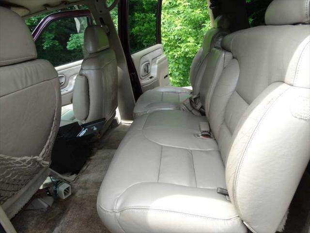 used 1997 GMC Suburban car, priced at $2,795