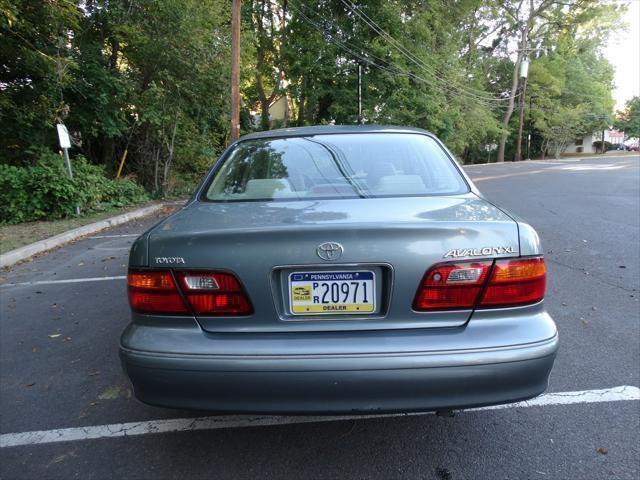 used 1998 Toyota Avalon car, priced at $2,095