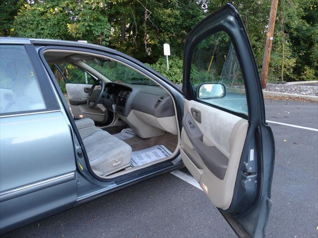 used 1998 Toyota Avalon car, priced at $2,095