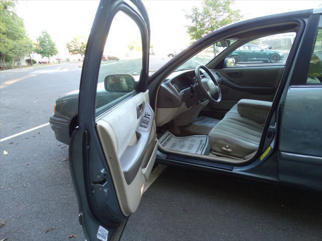 used 1998 Toyota Avalon car, priced at $2,095