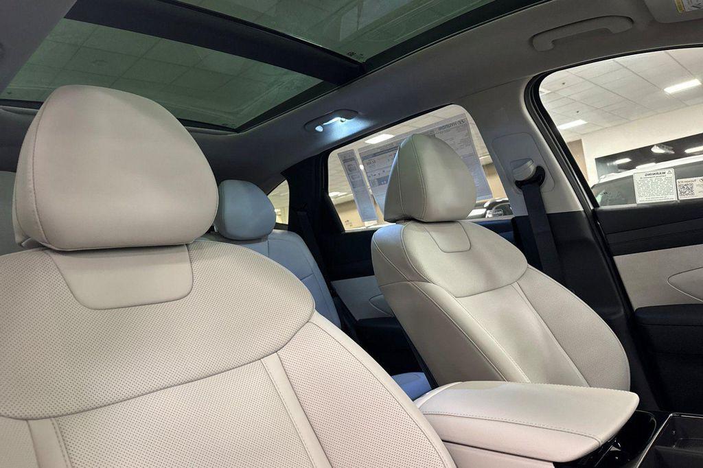 new 2025 Hyundai TUCSON Hybrid car, priced at $33,000