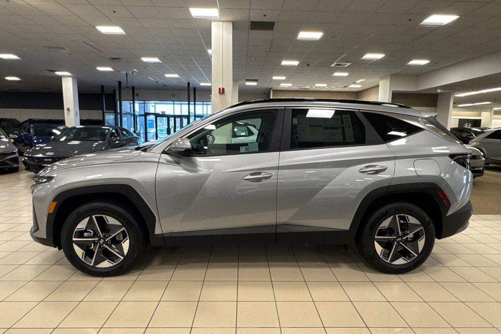 new 2025 Hyundai TUCSON Hybrid car, priced at $33,000