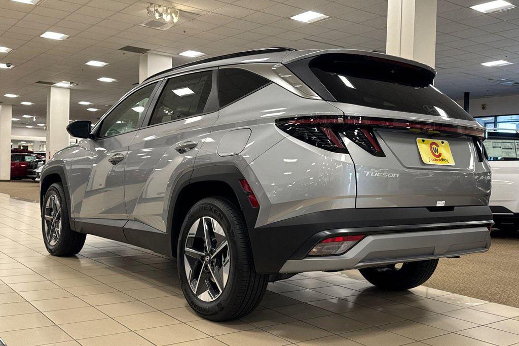 new 2025 Hyundai TUCSON Hybrid car, priced at $33,000