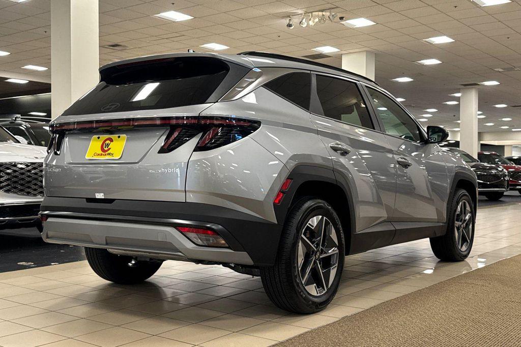 new 2025 Hyundai TUCSON Hybrid car, priced at $33,000