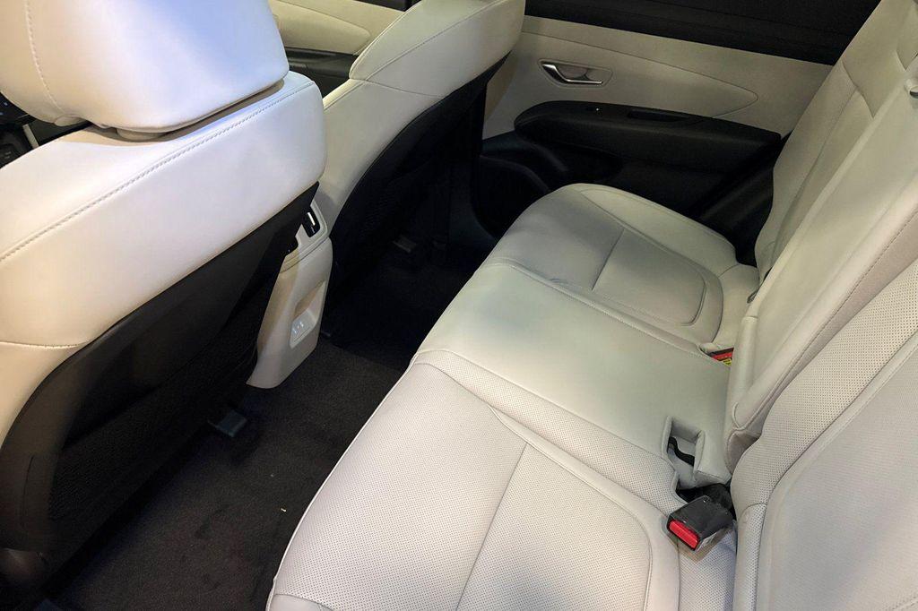 new 2025 Hyundai TUCSON Hybrid car, priced at $33,000