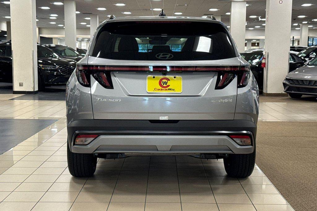 new 2025 Hyundai TUCSON Hybrid car, priced at $33,000