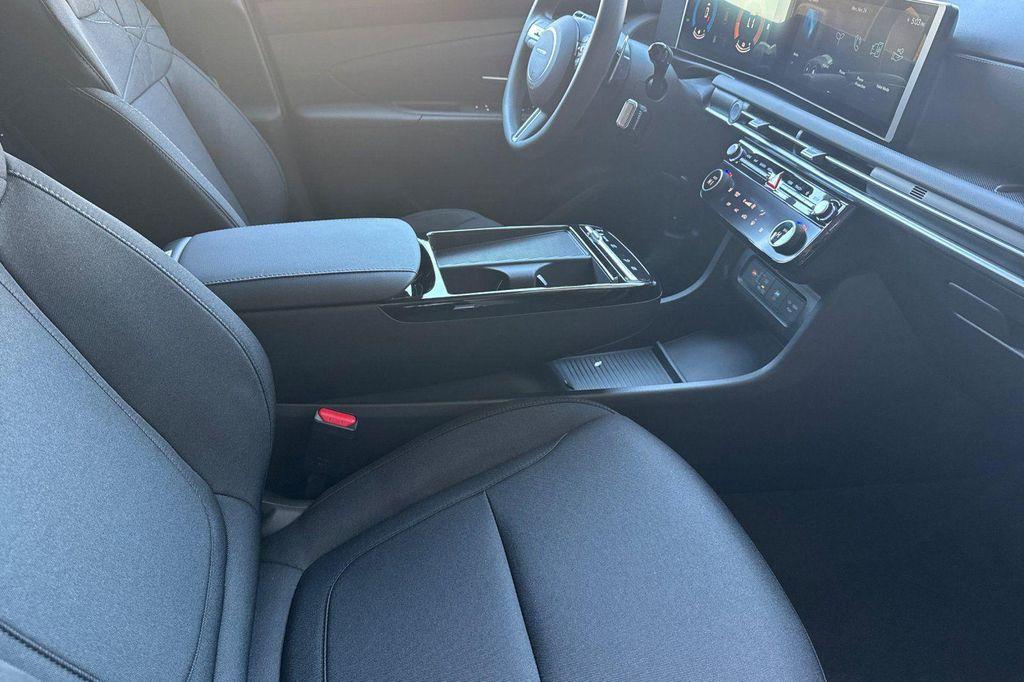 new 2026 Hyundai TUCSON Hybrid car, priced at $31,675