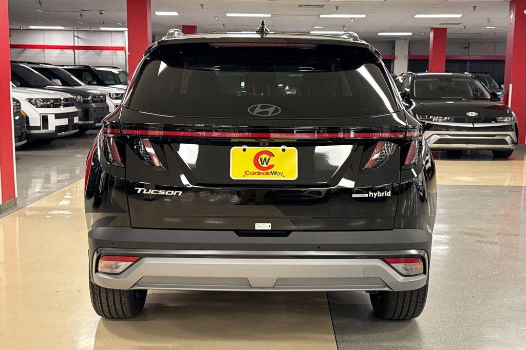 new 2025 Hyundai TUCSON Hybrid car, priced at $37,675