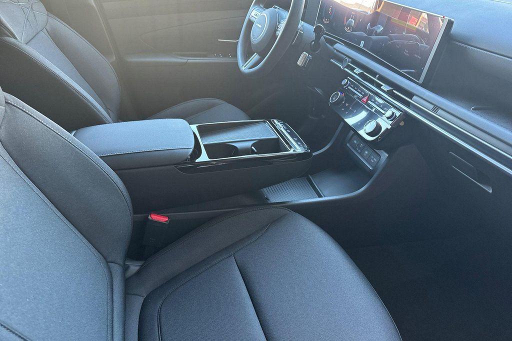 new 2026 Hyundai TUCSON Hybrid car, priced at $31,645