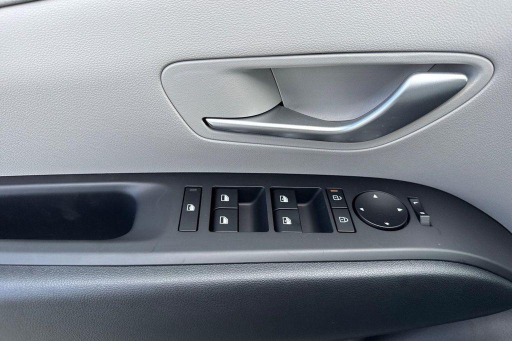 new 2025 Hyundai TUCSON Hybrid car, priced at $32,980