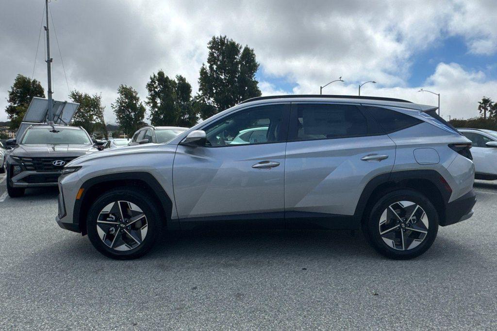 new 2025 Hyundai TUCSON Hybrid car, priced at $32,980