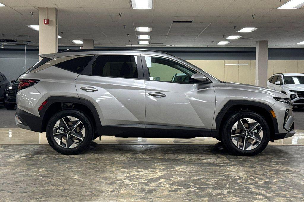 new 2026 Hyundai TUCSON Hybrid car, priced at $32,110