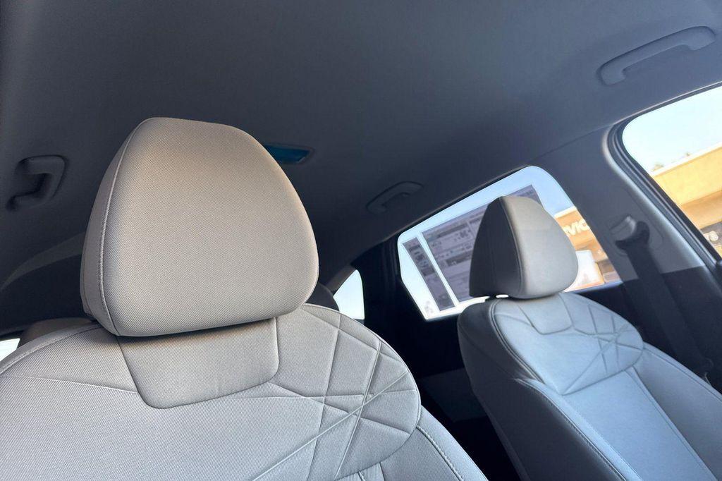 new 2026 Hyundai TUCSON Hybrid car, priced at $31,975