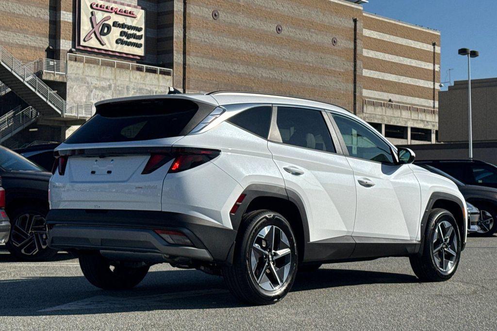 new 2026 Hyundai TUCSON Hybrid car, priced at $31,975