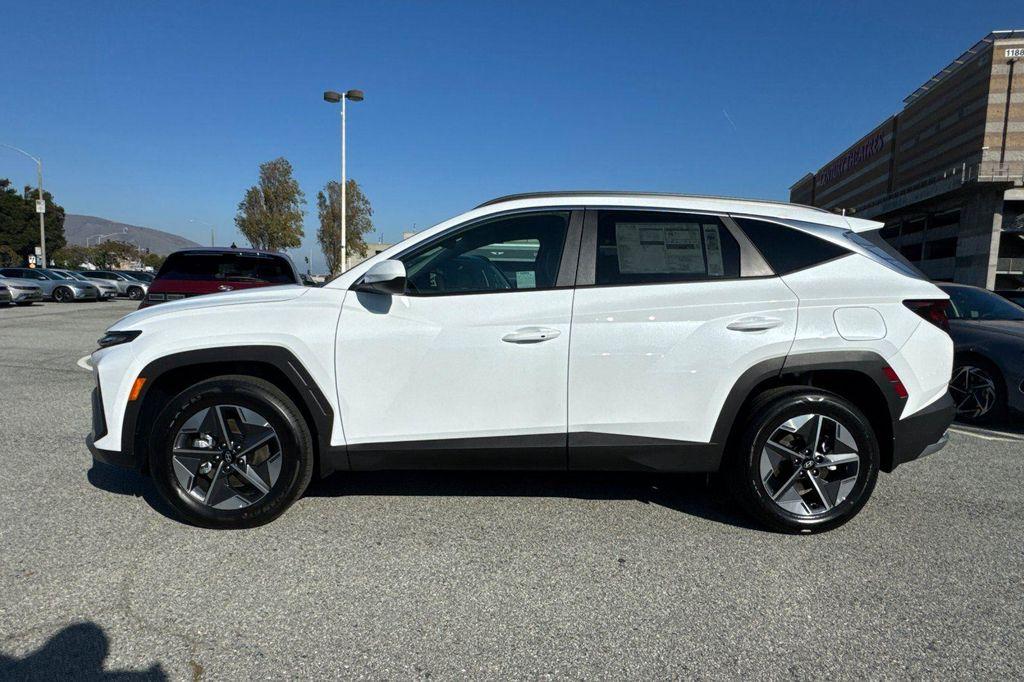 new 2026 Hyundai TUCSON Hybrid car, priced at $31,975