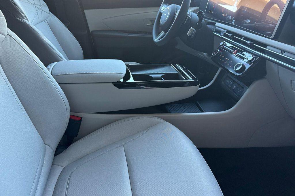 new 2026 Hyundai TUCSON Hybrid car, priced at $31,975
